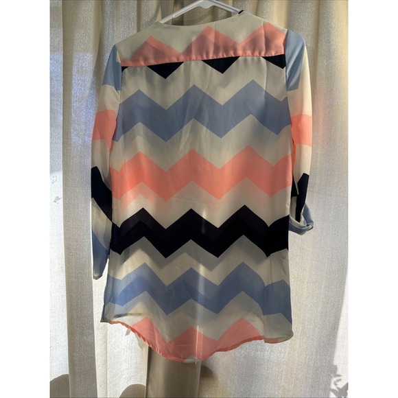 Rue 21 Tunic Top Small Sheer V-Neck Zip Up White Pink Chevron Roll Tab Sleeves - Picture 5 of 5